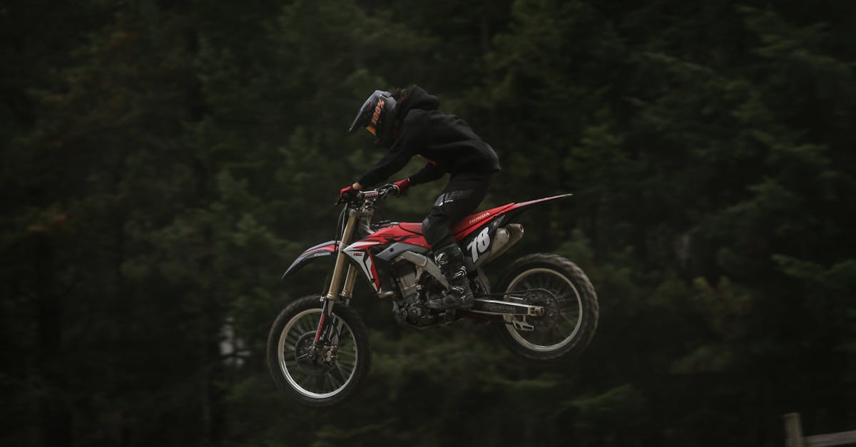 découvrez notre sélection de filtres à air pour motos. améliorez les performances de votre moto avec nos filtres à air de haute qualité.