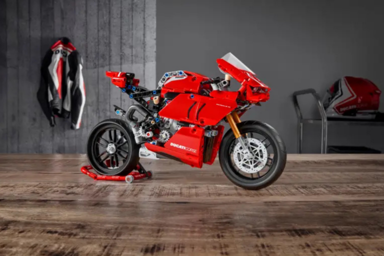Une bécane miniature au top : la LEGO Technique Ducati Panigale V4 S