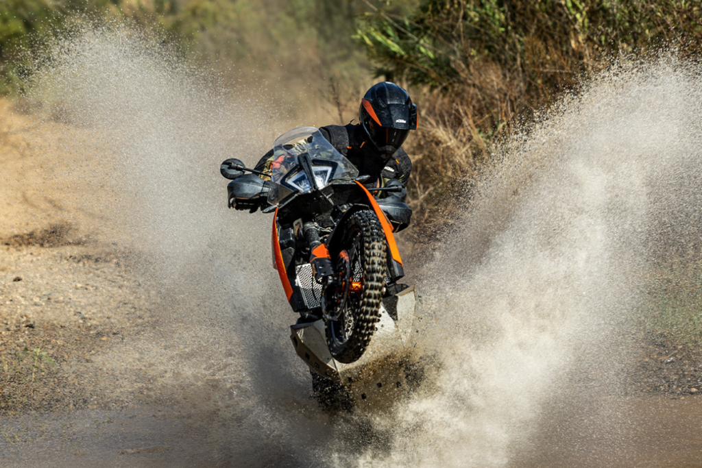 KTM 790 Adventure 2025 : la bécane qui pousse le confort et la précision