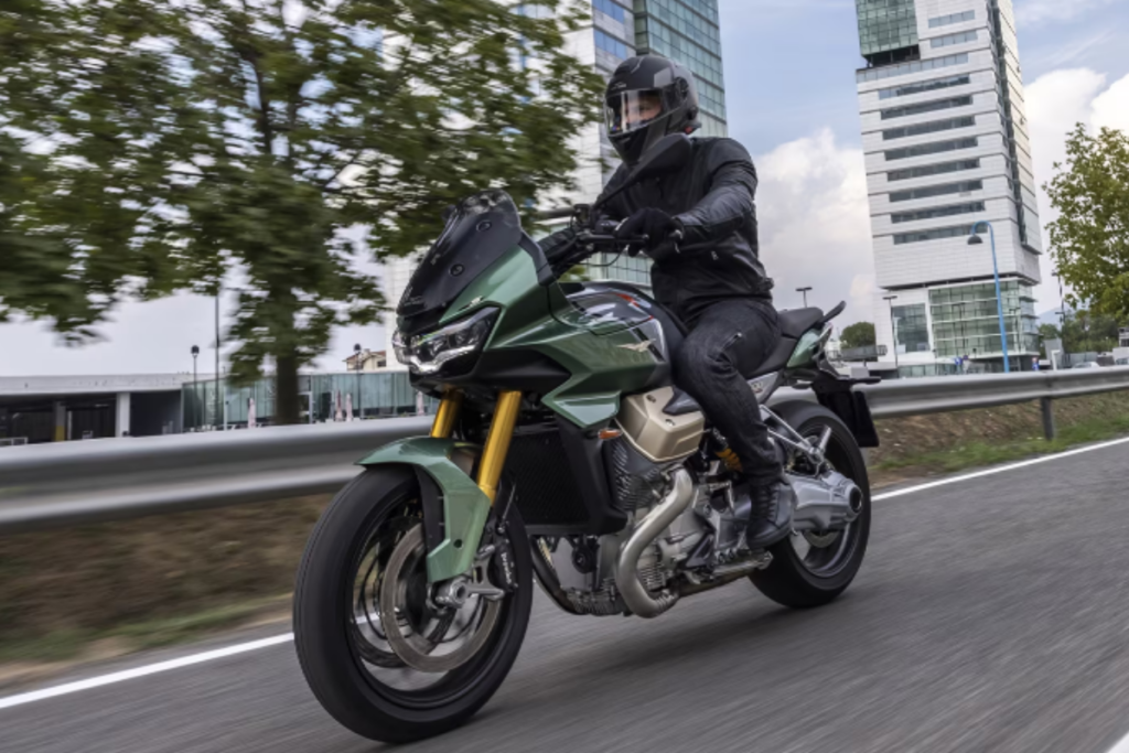 Moto Guzzi V100 2025