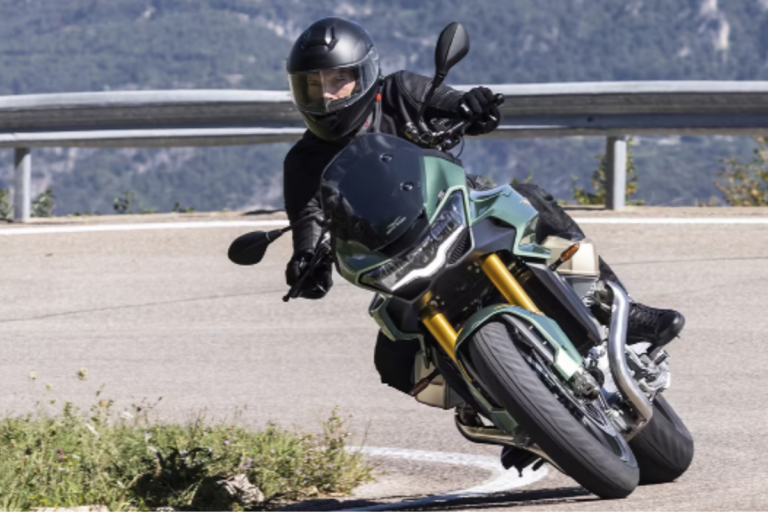 Moto Guzzi V100 2025