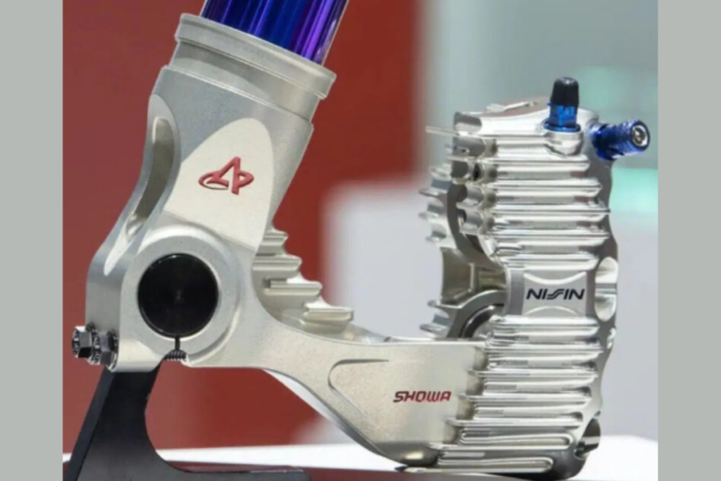 Technologie moto : Une fusion fourche/étrier pour des freinages d'exception