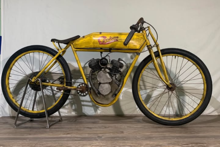 128million moto vintage record explose