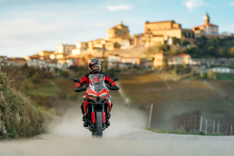 Ducati Multistrada V2 2025