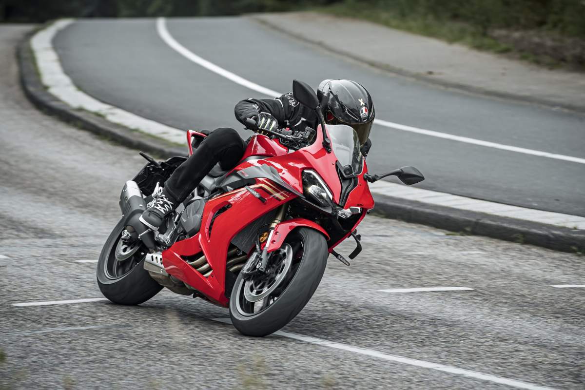 Test QJ Motor SRK 800