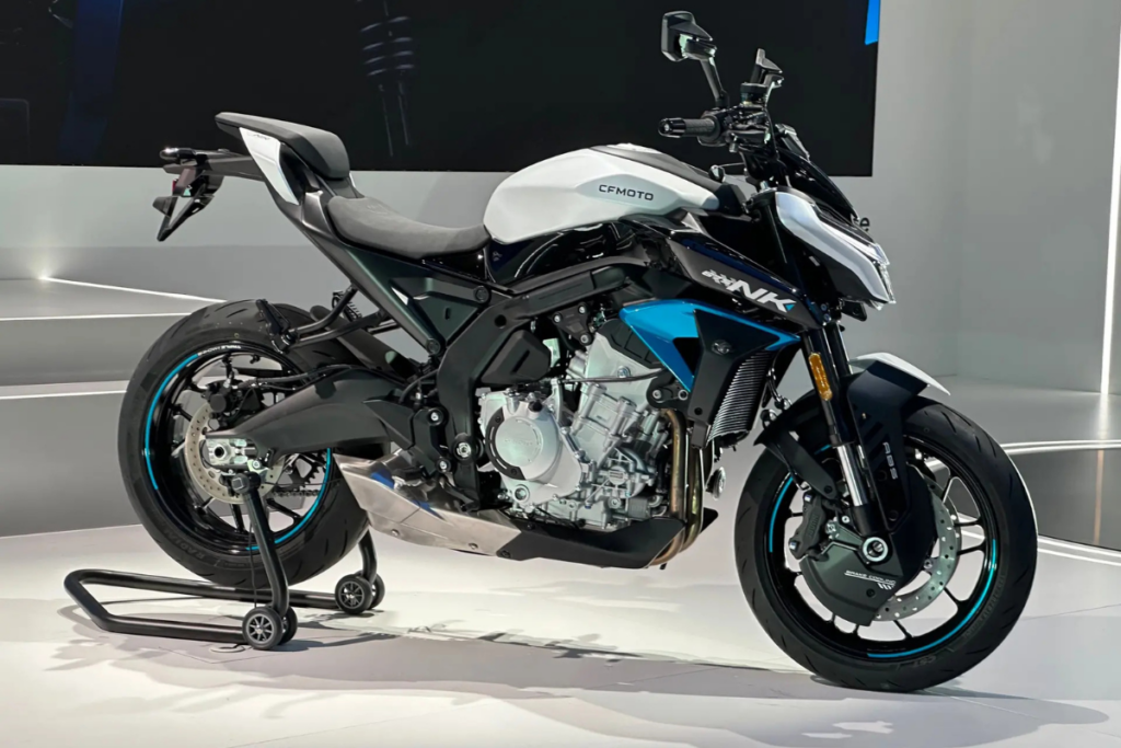 675 NK par CF Moto