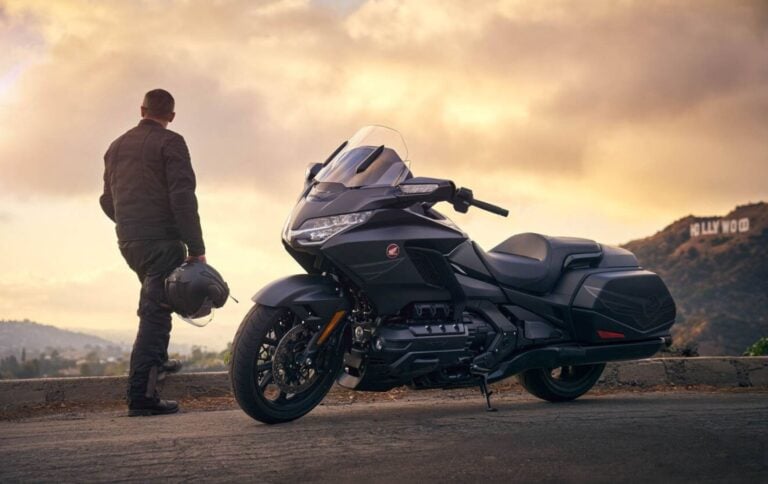 GL1800 Gold Wing 2025 1833 cm³ de technologie pure sur deux roues