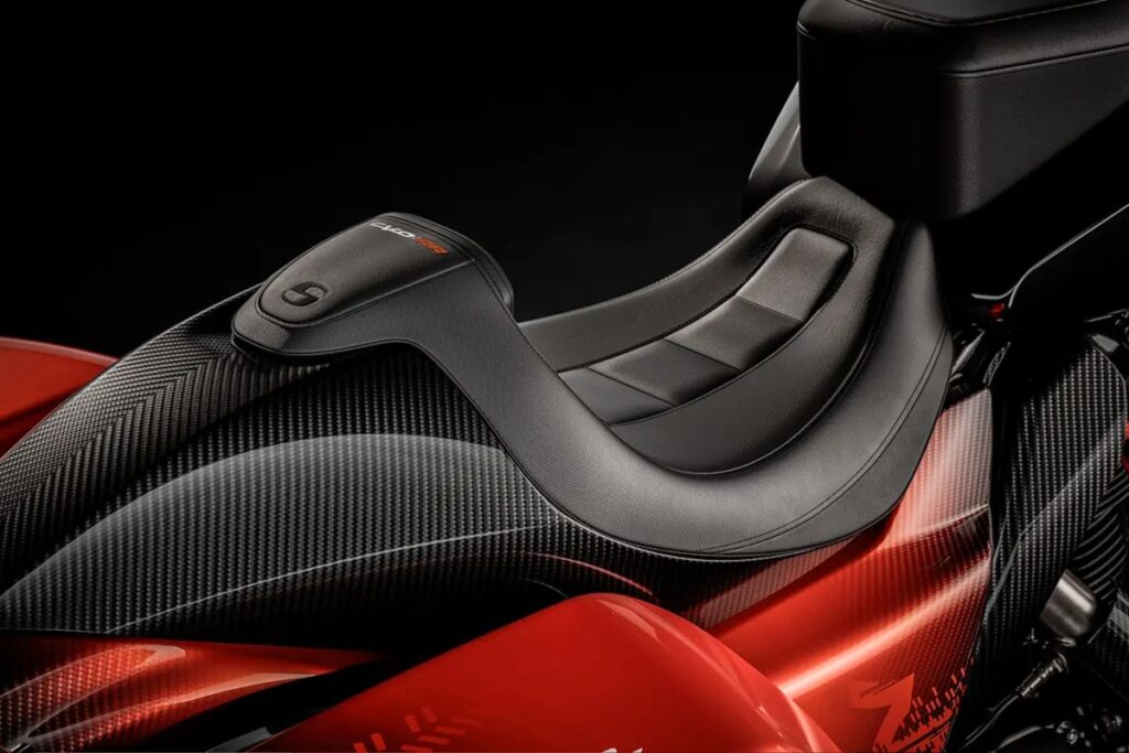 Harley Davidson - CVO Road Glide RR -  assise