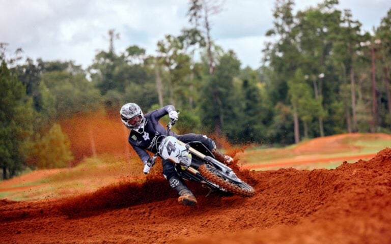 Triumph TF 450-RC, la motocross 450cc la plus attendue de 2025