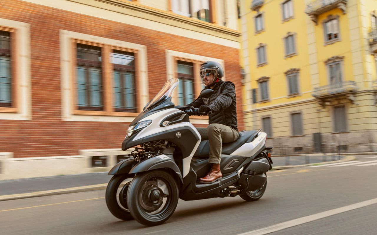 Yamaha Tricity 300 2025 Le trois-roues qui n'a plus besoin de s'excuser