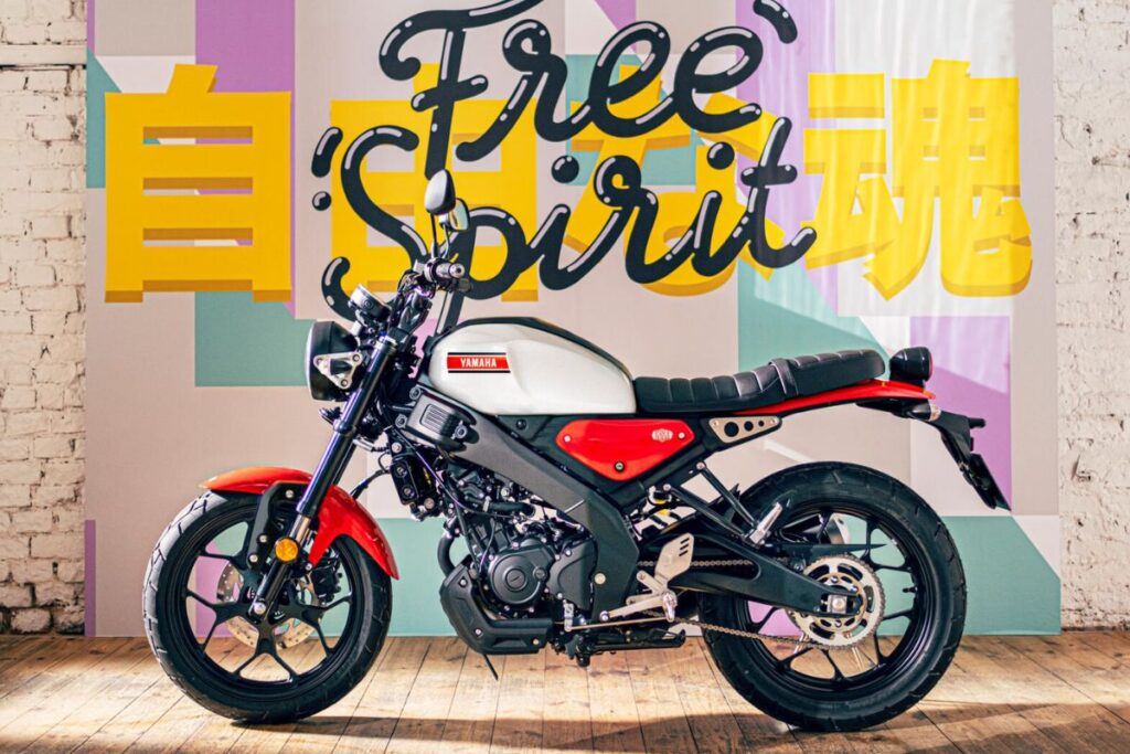 Yamaha XSR125 version standard vue latérale