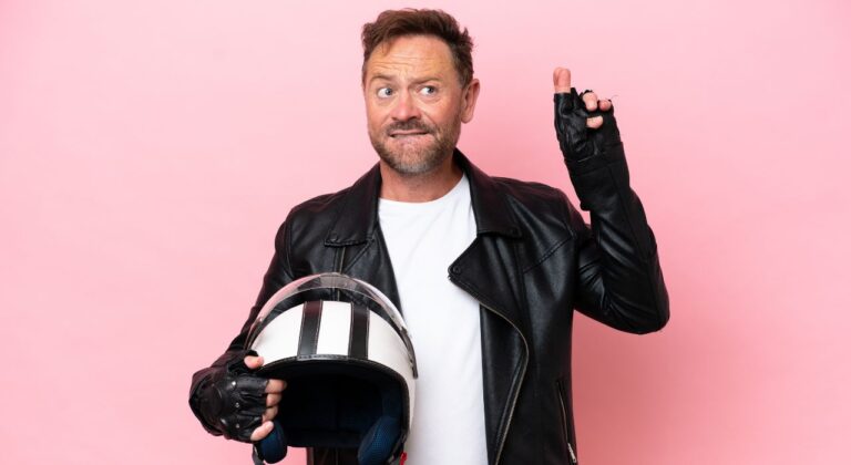 Changer de casque moto tous les 5 ans Ce que dit vraiment la loi