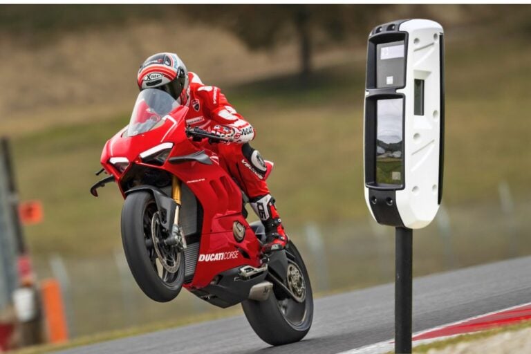 Motards dans le viseur : enfin la vérité sur les radars nouvelle génération