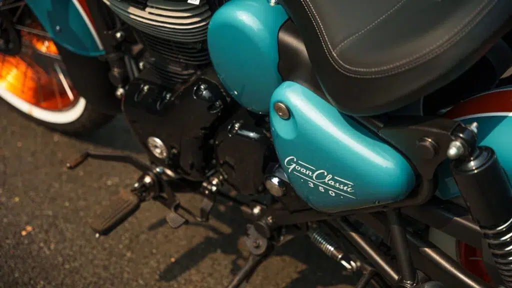 avec un prix surprenant sous les 5000 €, royal enfield sort une 350 au look vintage irrésistible 10