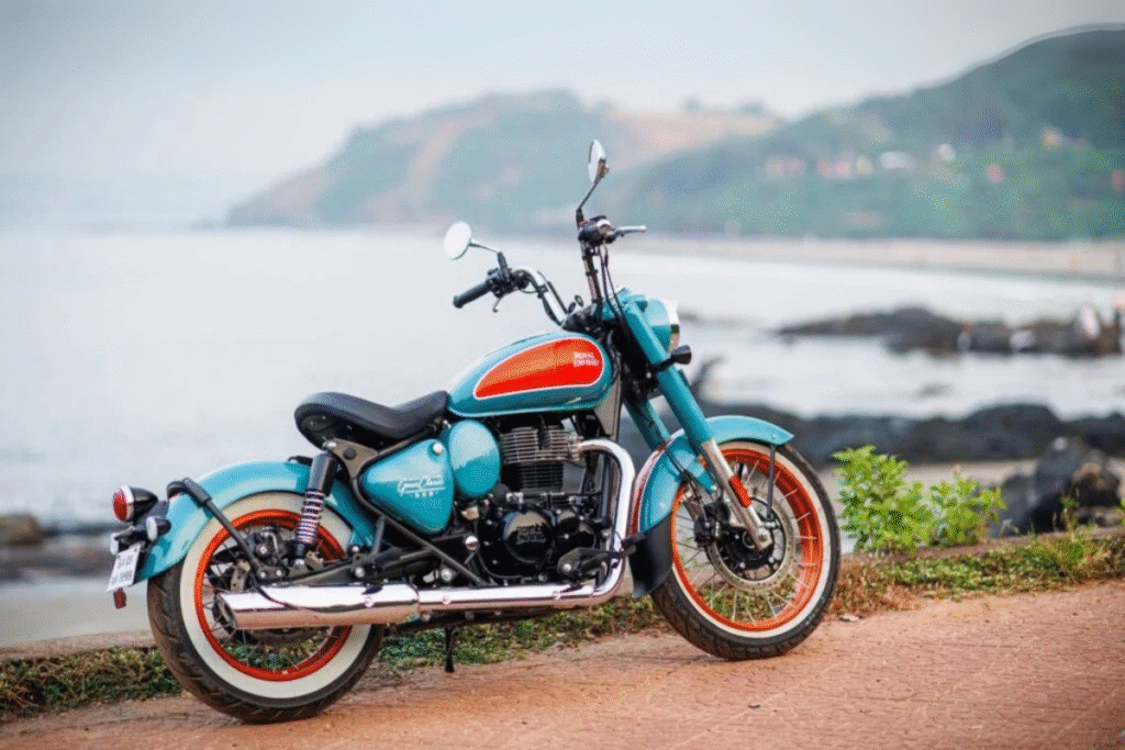 avec un prix surprenant sous les 5000 €, royal enfield sort une 350 au look vintage irrésistible