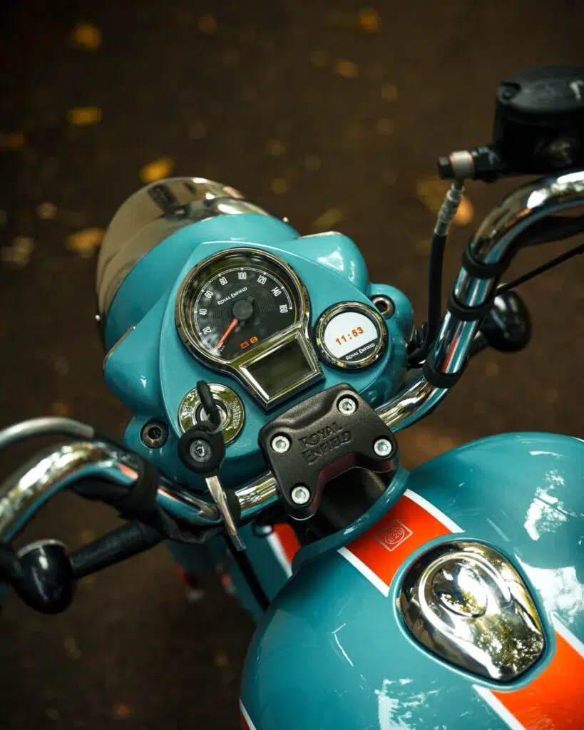 avec un prix surprenant sous les 5000 €, royal enfield sort une 350 au look vintage irrésistible 5
