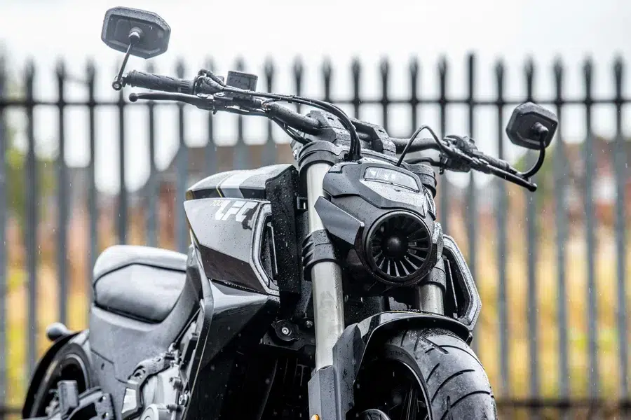 benda lfc 700 le cruiser quatre cylindres en ligne que personne n’attendait 1