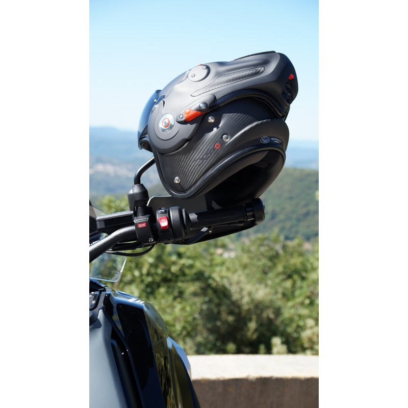 ce casque 100 % française en carbone au look futuriste défie les marques premiums et il est conçu pour les vrais passionnés 14