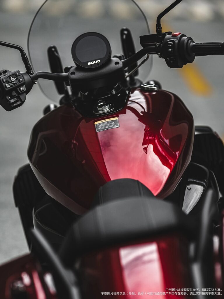 ce monstre de 2 000 cm³ made in china veut prendre la place des harley davidson… pour un prix bien plus agressif 19