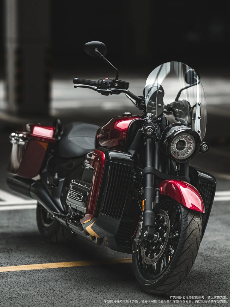 ce monstre de 2 000 cm³ made in china veut prendre la place des harley davidson… pour un prix bien plus agressif 21