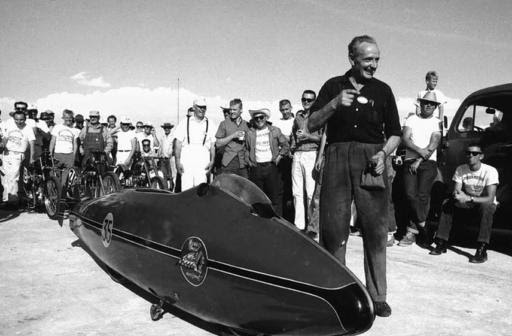 cette indian frôle les 320 kmh et frôle la gloire du record mythique de bonneville 12