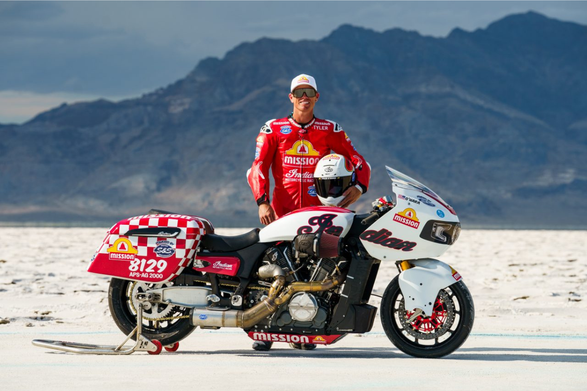 cette indian frôle les 320 kmh et frôle la gloire du record mythique de bonneville