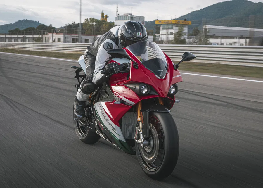 cette marque de moto italienne refuse de mourir et annonce son grand retour après un an d'absence 2