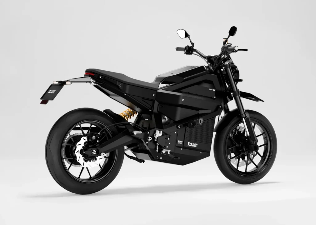 cette moto électrique vietnamienne est simple et ressemble à une vieille naked classique sauf que son prix n’est que de 6 500 euros 18