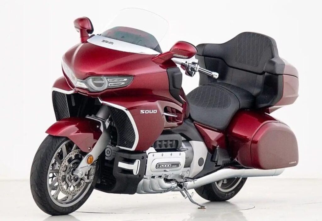 cette moto marque un vrai jalon dans l'histoire chinoise du 2 roues l'empire du milieu ne copie plus désormais, il invente de nouveaux modèles 5