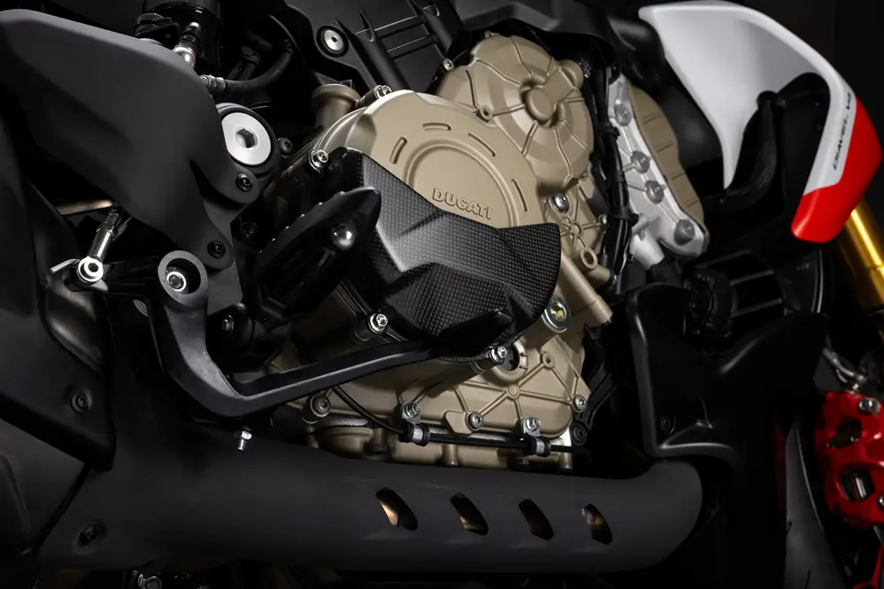 cette nouvelle diavel est si radicale qu’elle fait passer les autres ducati pour des scooters 14