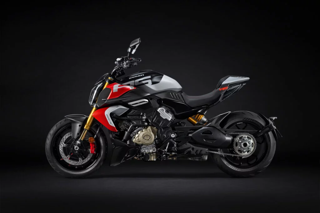 cette nouvelle diavel est si radicale qu’elle fait passer les autres ducati pour des scooters 17