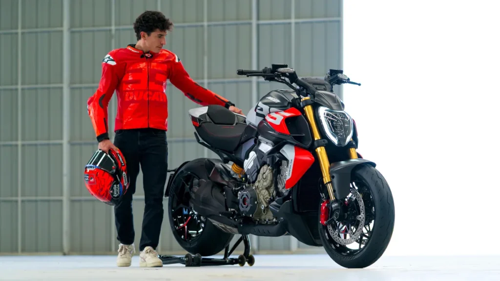ducati diavel v4 rs 2026 le muscle cruiser qui passe de 0 à 100 kmh en 2,5 secondes 1