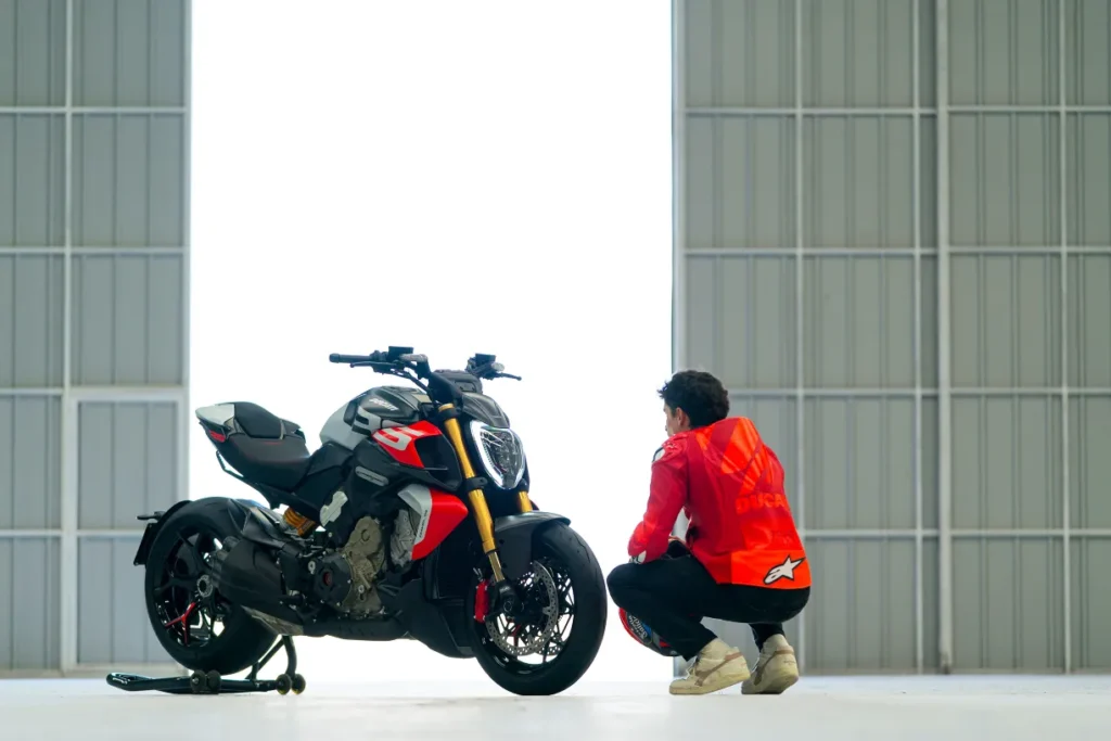 ducati diavel v4 rs 2026 le muscle cruiser qui passe de 0 à 100 kmh en 2,5 secondes 2