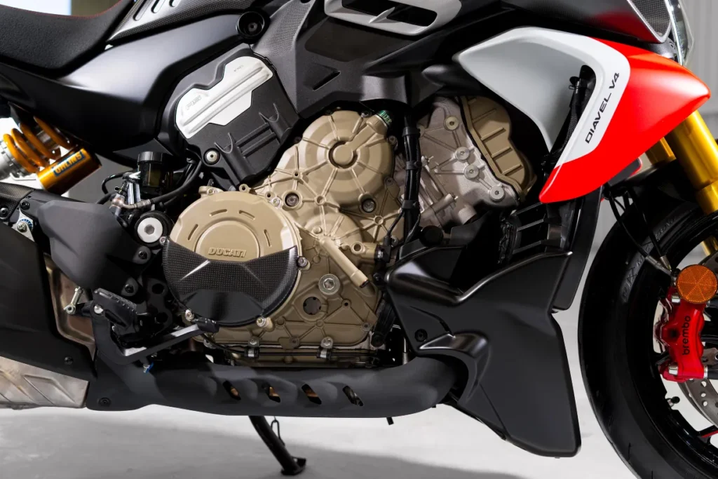 ducati diavel v4 rs 2026 le muscle cruiser qui passe de 0 à 100 kmh en 2,5 secondes 30