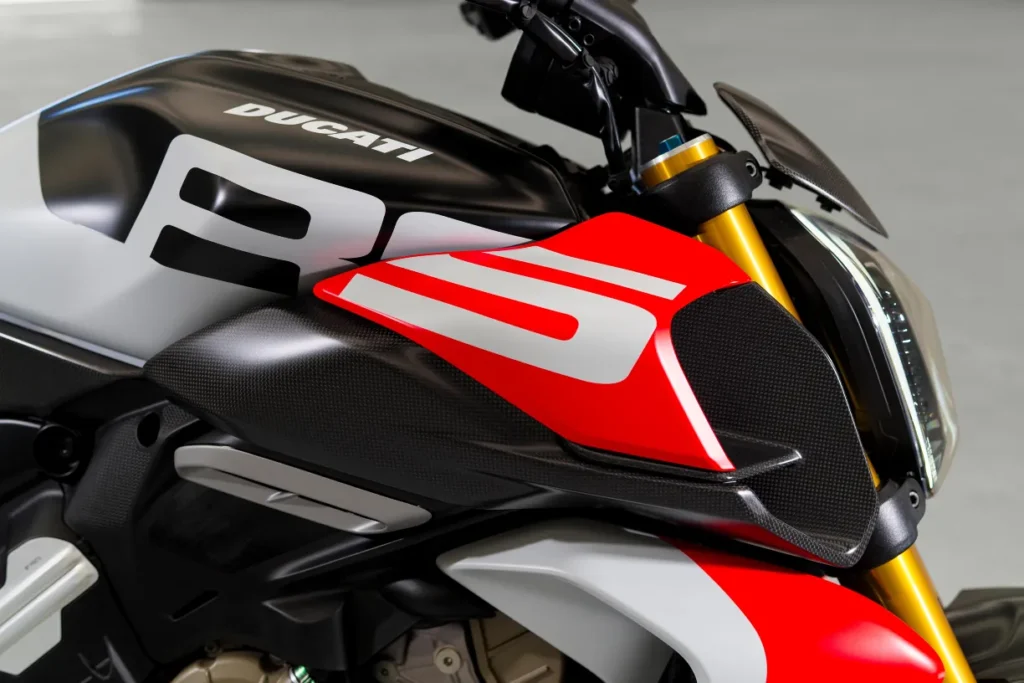 ducati diavel v4 rs 2026 le muscle cruiser qui passe de 0 à 100 kmh en 2,5 secondes 32