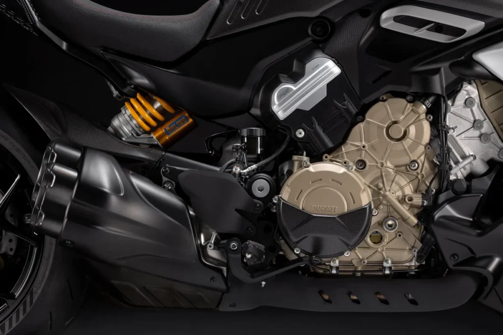 ducati diavel v4 rs 2026 le muscle cruiser qui passe de 0 à 100 kmh en 2,5 secondes 39