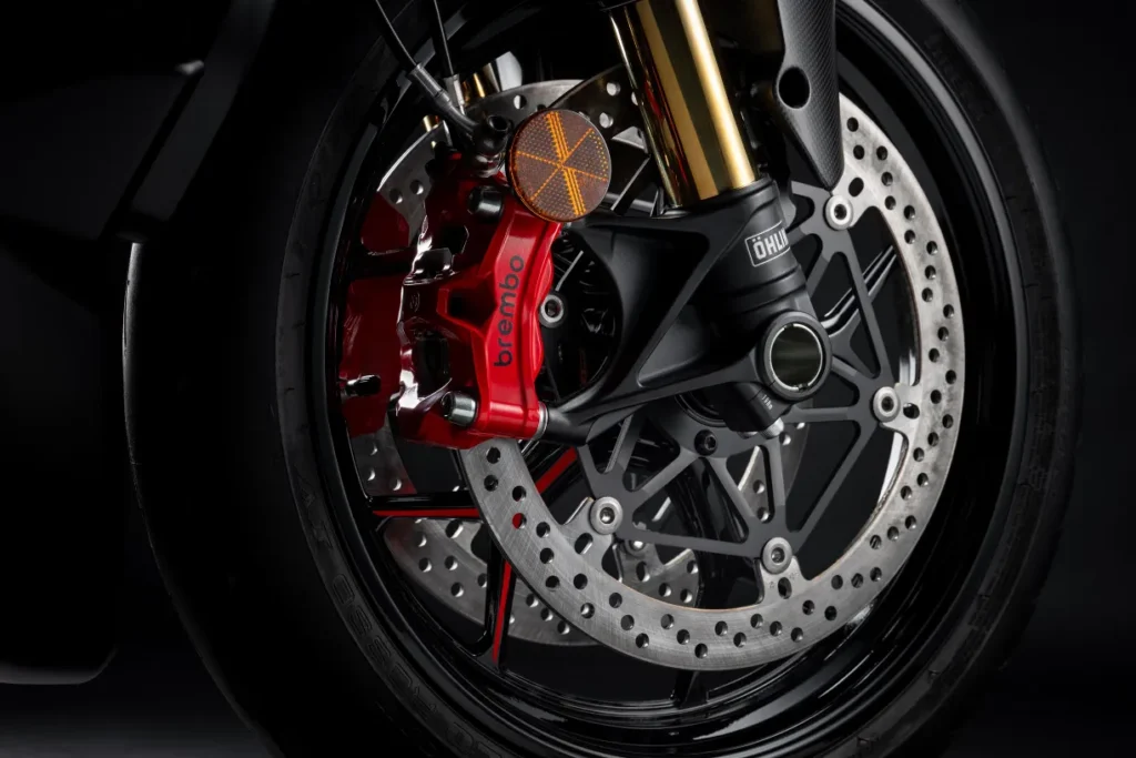 ducati diavel v4 rs 2026 le muscle cruiser qui passe de 0 à 100 kmh en 2,5 secondes 42