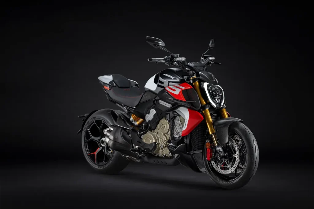 ducati diavel v4 rs 2026 le muscle cruiser qui passe de 0 à 100 kmh en 2,5 secondes 50