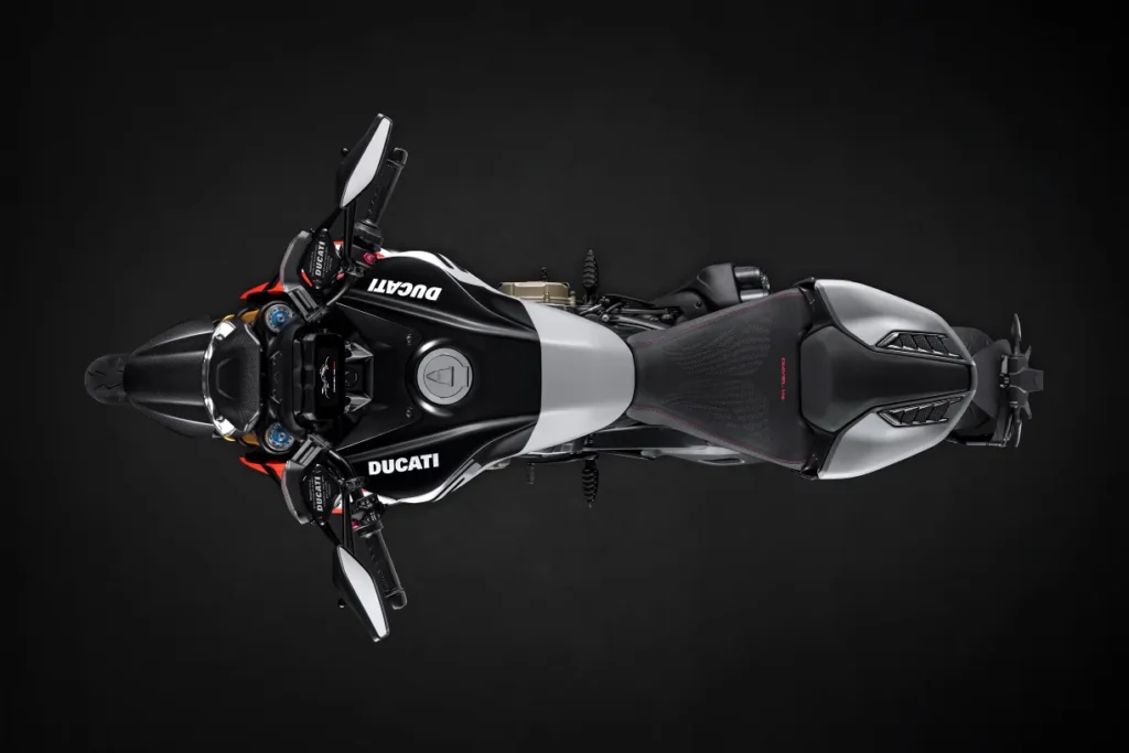 ducati diavel v4 rs 2026 le muscle cruiser qui passe de 0 à 100 kmh en 2,5 secondes 52