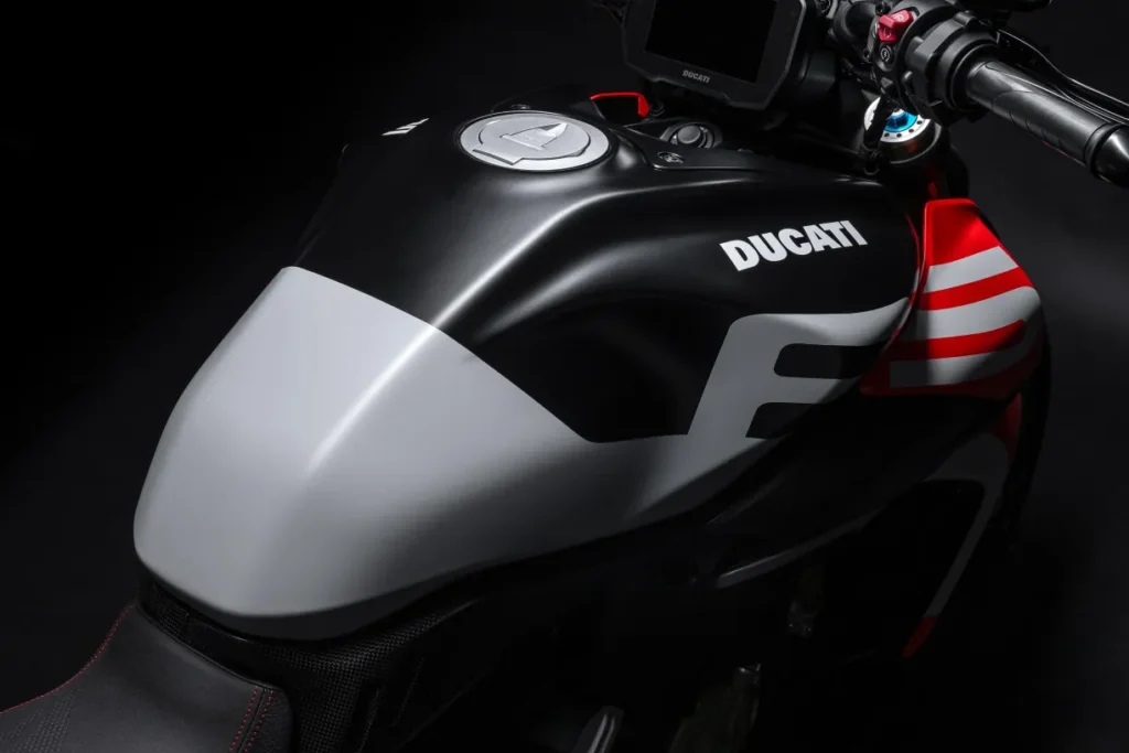 ducati diavel v4 rs 2026 le muscle cruiser qui passe de 0 à 100 kmh en 2,5 secondes 59