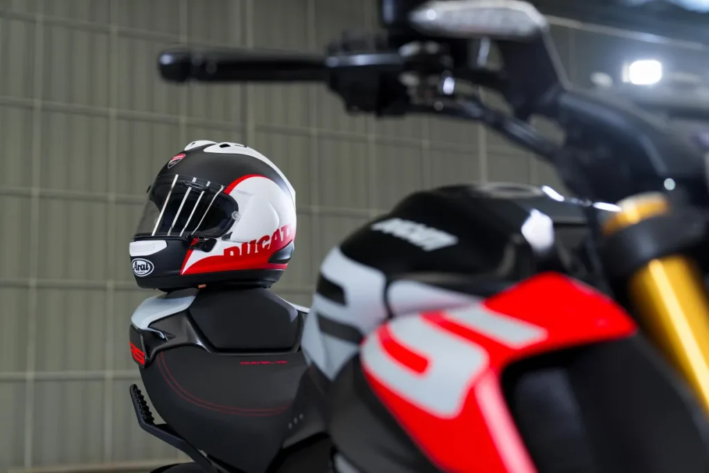 ducati diavel v4 rs 2026 le muscle cruiser qui passe de 0 à 100 kmh en 2,5 secondes 6