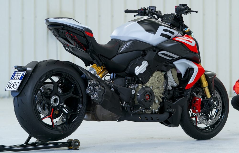 ducati diavel v4 rs 2026 le muscle cruiser qui passe de 0 à 100 kmh en 2,5 secondes 8