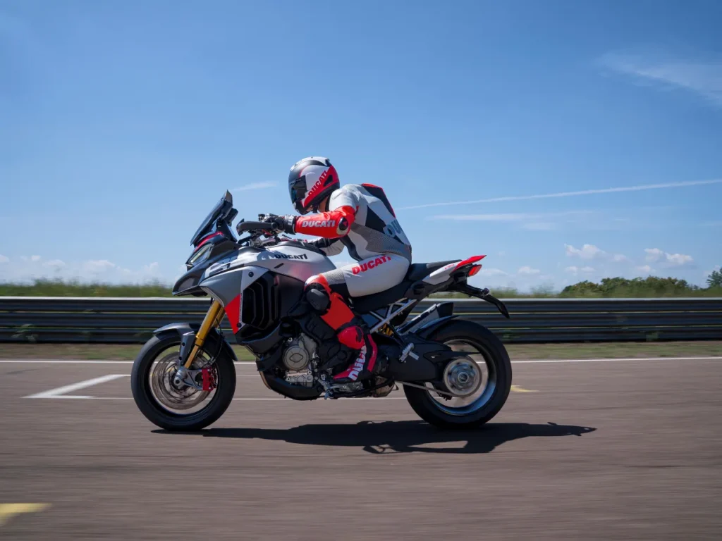 ducati multistrada v4 rs 2026 la sportive d’aventure qui s’inspire de motogp 6