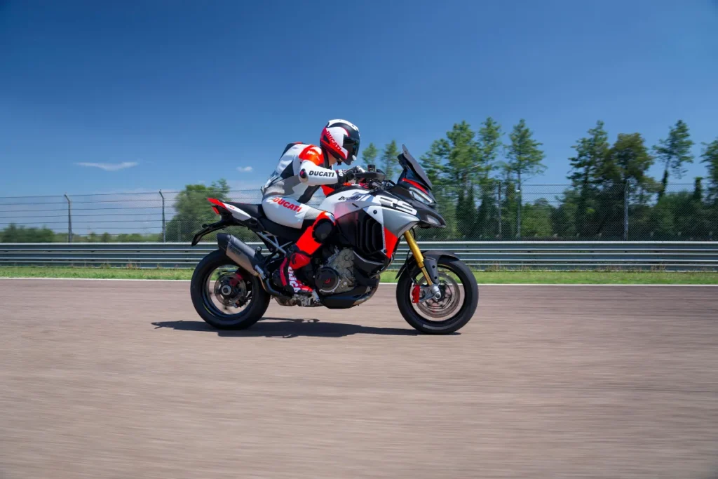 ducati multistrada v4 rs 2026 la sportive d’aventure qui s’inspire de motogp 7