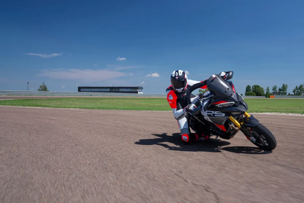 ducati multistrada v4 rs 2026 la sportive d’aventure qui s’inspire de motogp 8