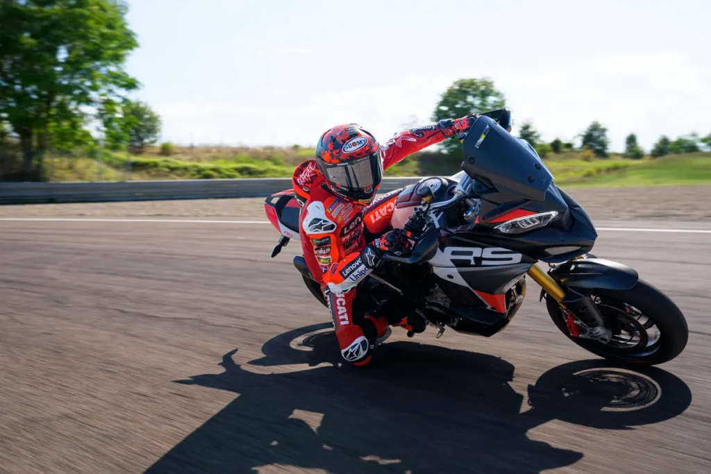 ducati multistrada v4 rs 2026 la sportive d’aventure qui s’inspire de motogp 9