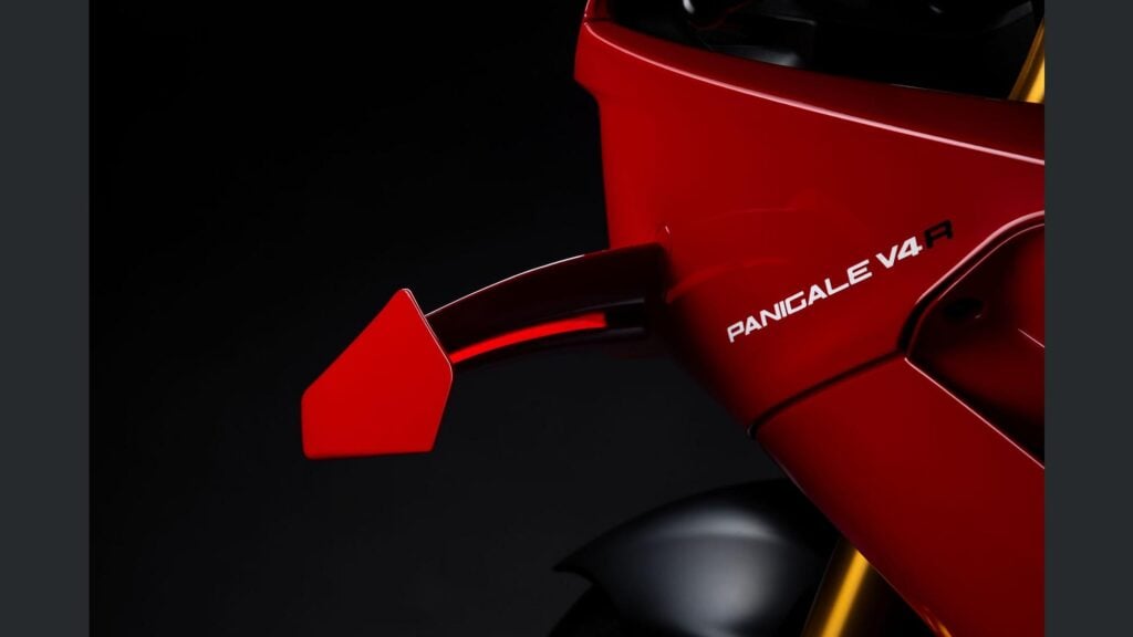 ducati panigale v4 r 2026, la sportive de rêve qui enflamme les passionnés avec ses 239 chevaux et une vitesse de plus de 330 kmh 14
