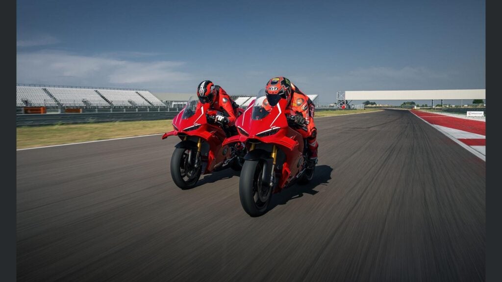 ducati panigale v4 r 2026, la sportive de rêve qui enflamme les passionnés avec ses 239 chevaux et une vitesse de plus de 330 kmh 20