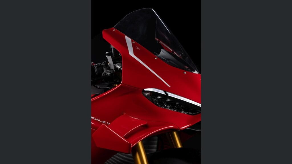 ducati panigale v4 r 2026, la sportive de rêve qui enflamme les passionnés avec ses 239 chevaux et une vitesse de plus de 330 kmh 21