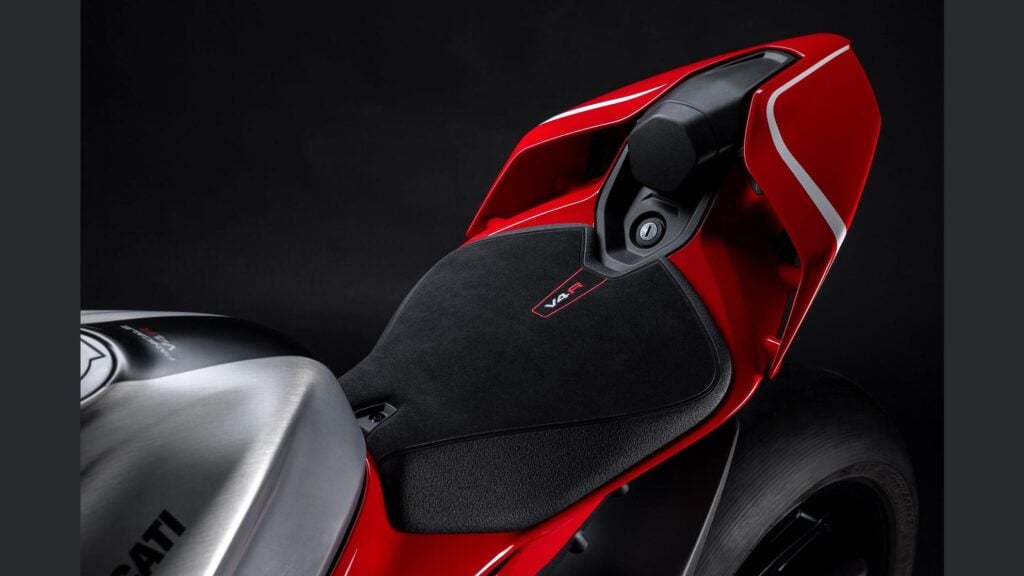ducati panigale v4 r 2026, la sportive de rêve qui enflamme les passionnés avec ses 239 chevaux et une vitesse de plus de 330 kmh 36